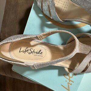 Life Stride Women's Silver Sandals